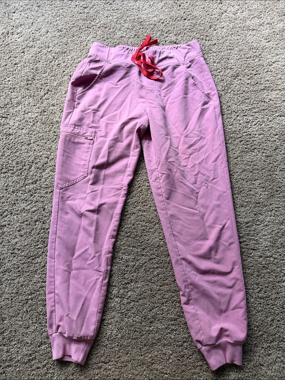 Figs, jogger style scrub pants size small